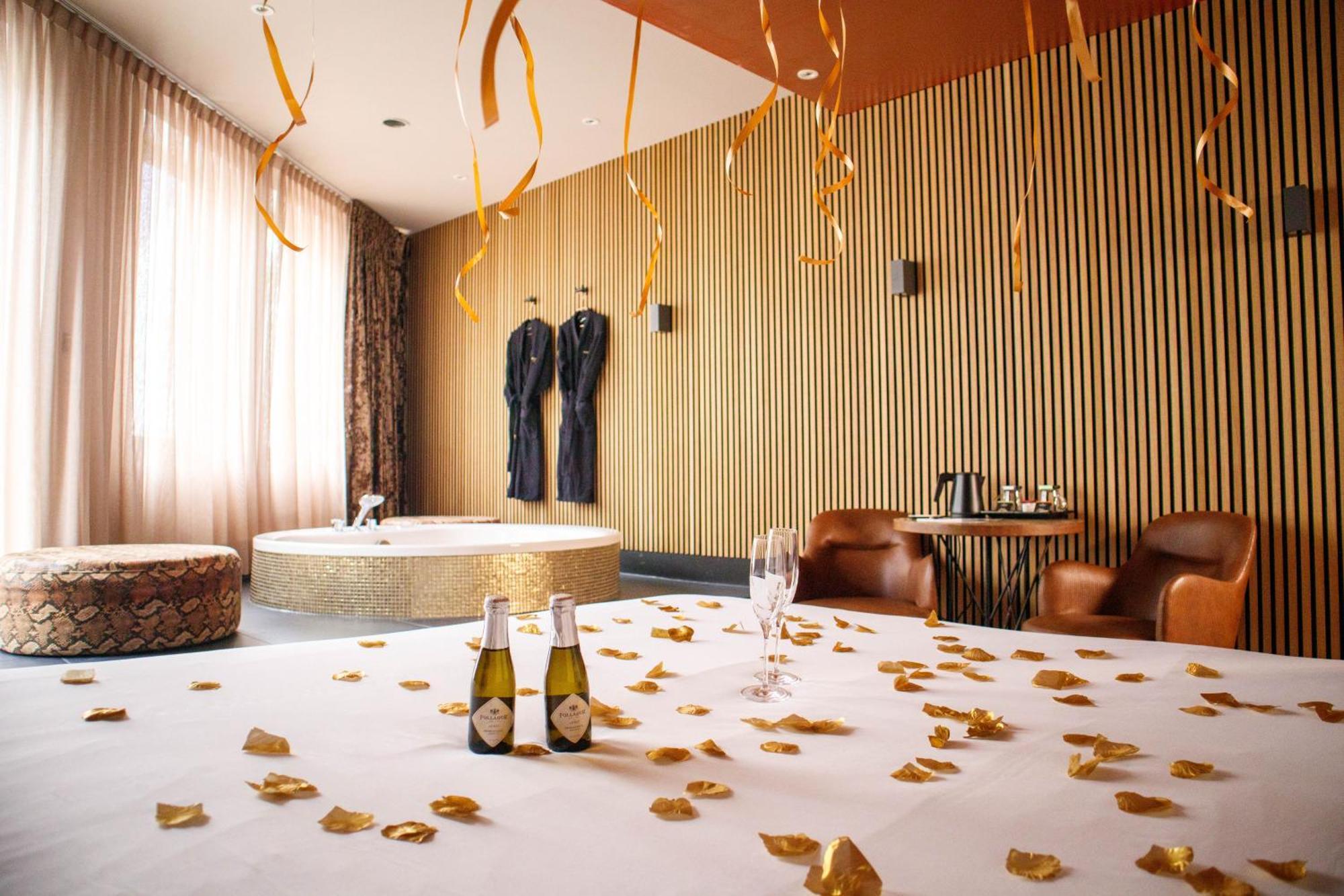 Manzo's Suites Zaandam Esterno foto
